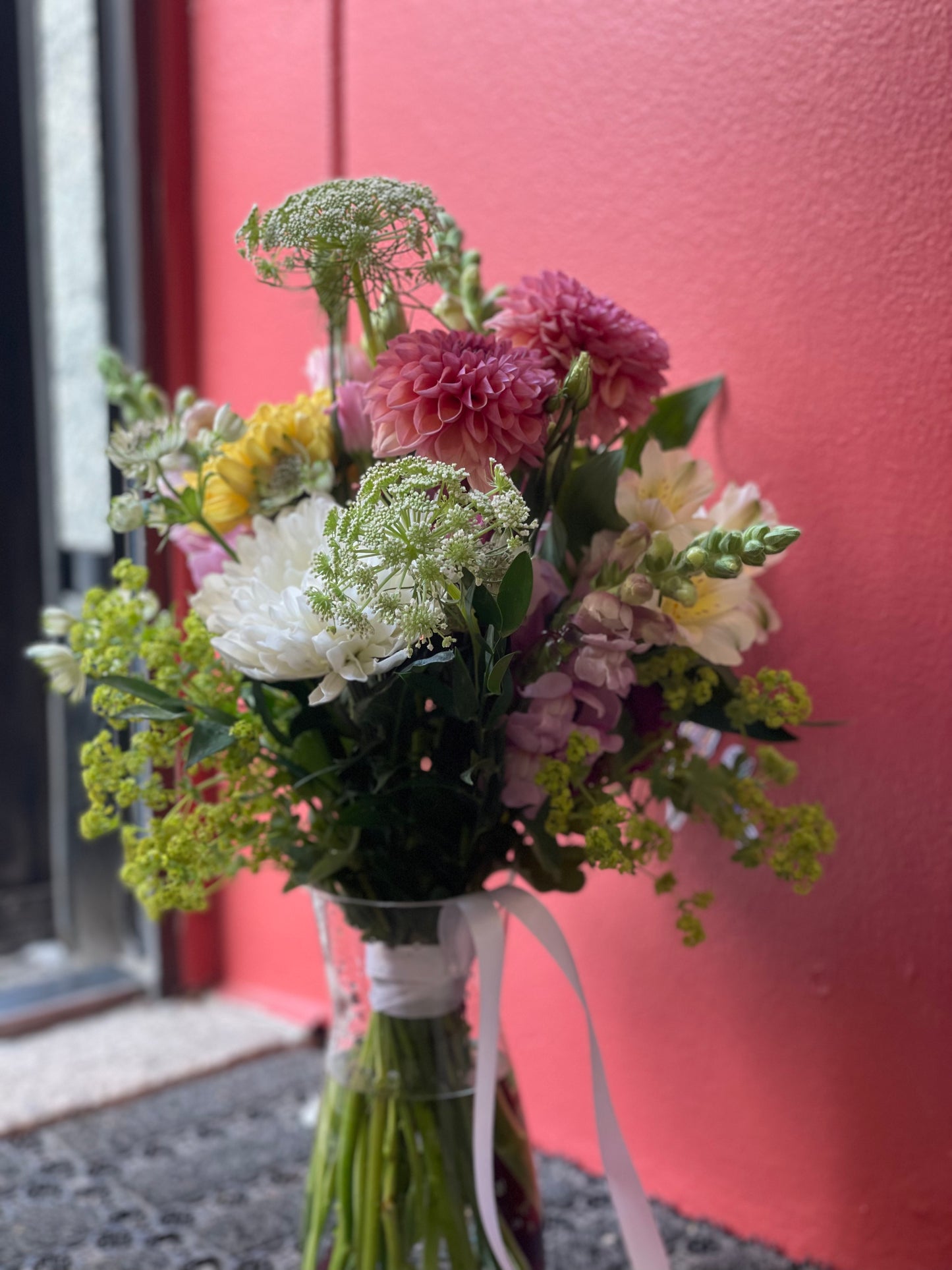 Decorative bouquets & arrangements