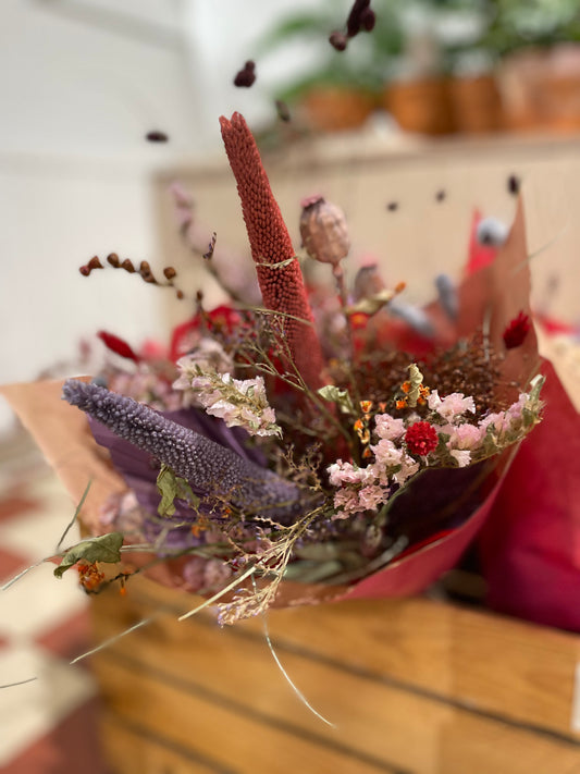 Dried flower bouquet / colorful