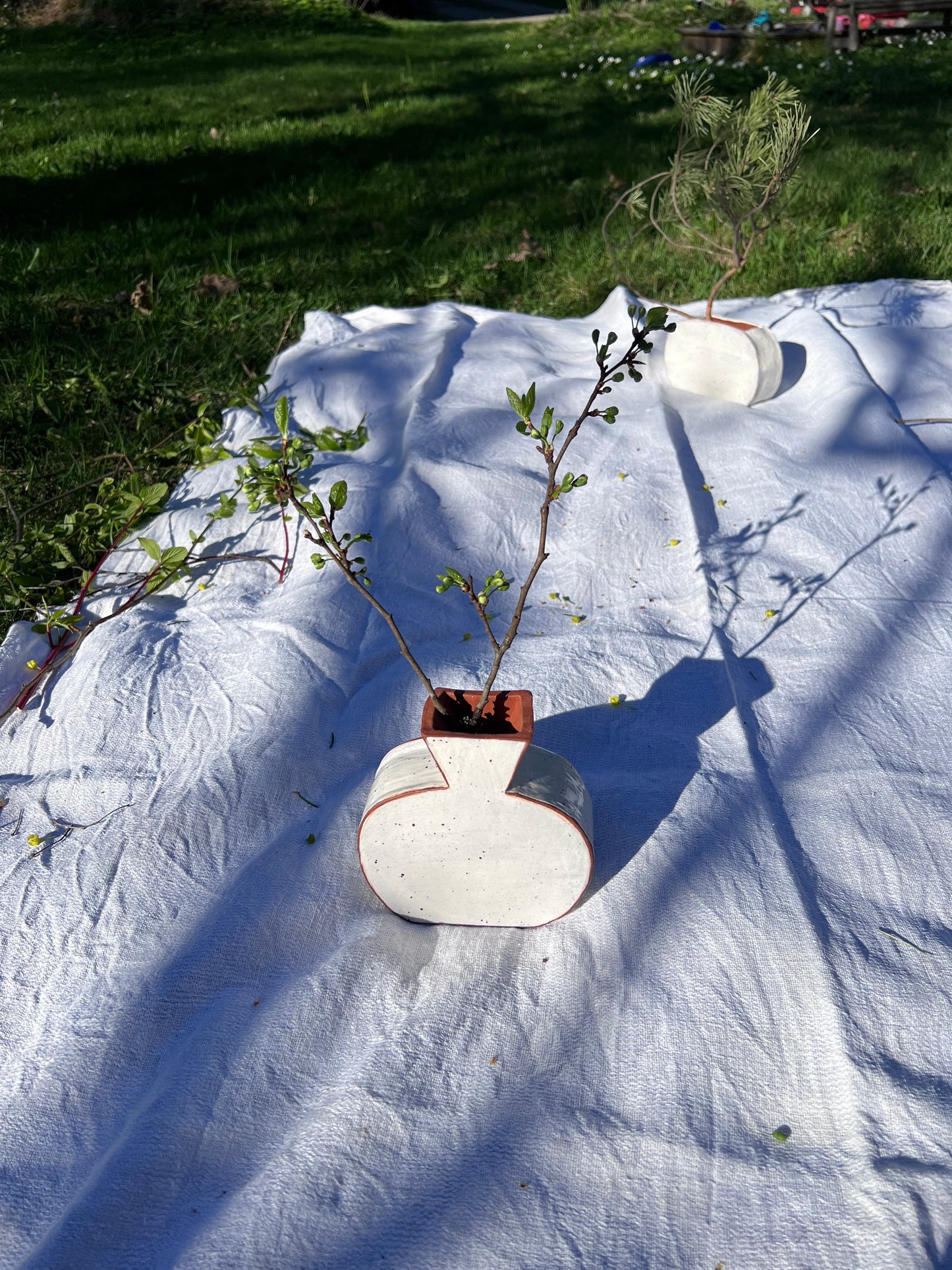 Harjun Kukka x June in Winter: Flower Bouquet  & Ceramic Vase Workshop Saturday 14.3.